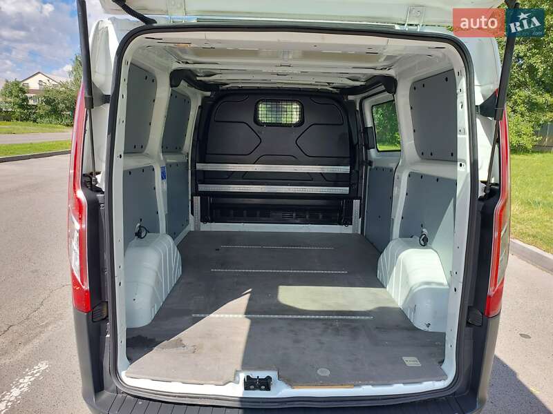 Вантажний фургон Ford Transit Custom 2016 в Рівному