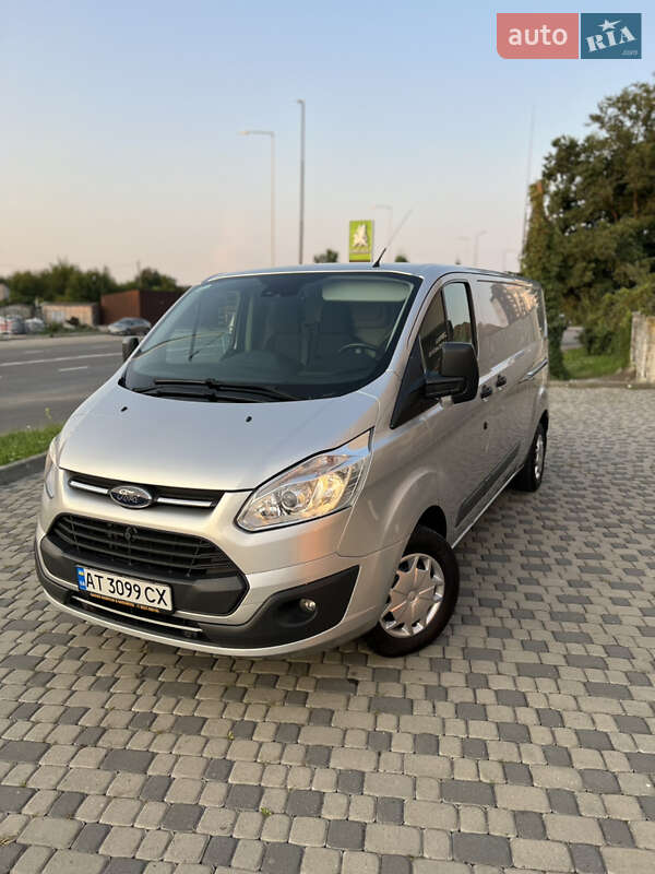 Вантажний фургон Ford Transit Custom 2017 в Івано-Франківську