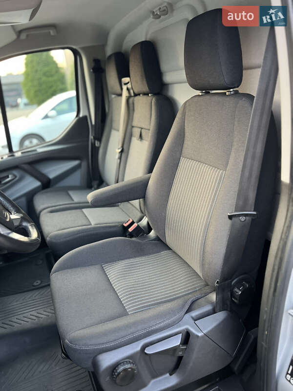Вантажний фургон Ford Transit Custom 2017 в Івано-Франківську