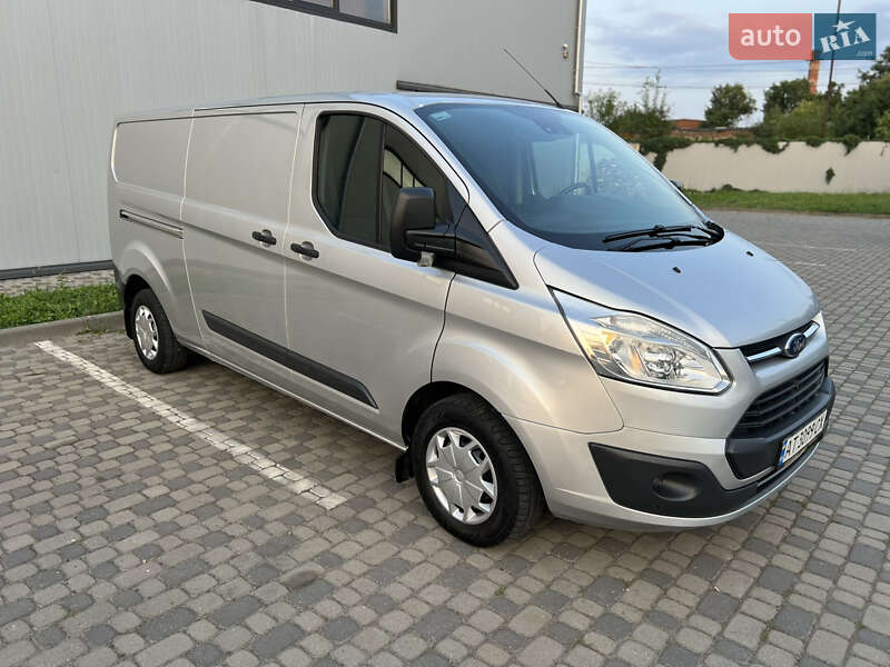 Вантажний фургон Ford Transit Custom 2017 в Івано-Франківську