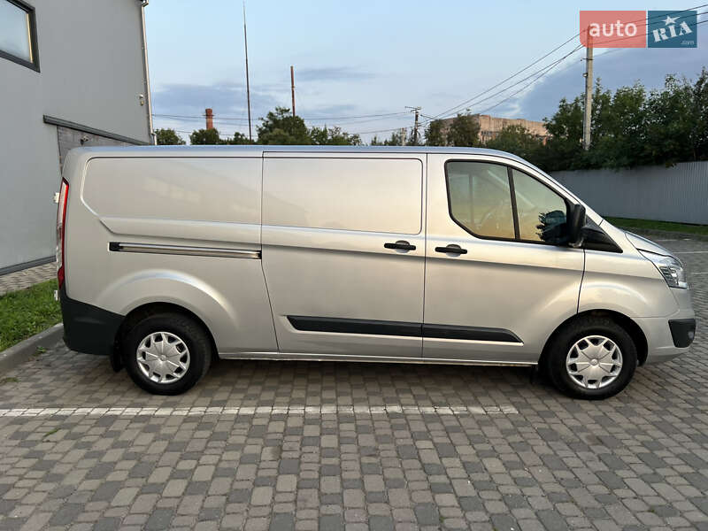 Вантажний фургон Ford Transit Custom 2017 в Івано-Франківську
