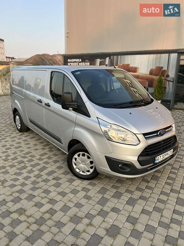 Вантажний фургон Ford Transit Custom 2017 в Івано-Франківську