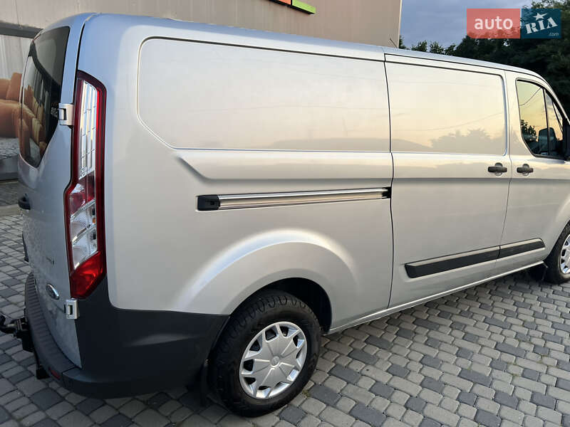 Вантажний фургон Ford Transit Custom 2017 в Івано-Франківську