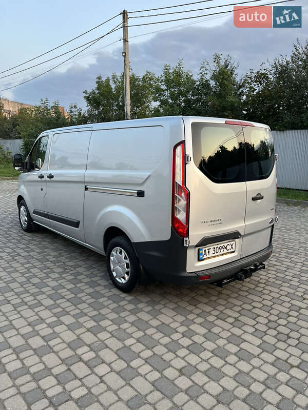 Вантажний фургон Ford Transit Custom 2017 в Івано-Франківську