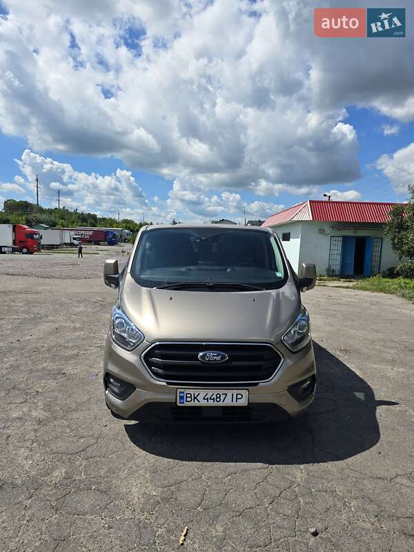Минивэн Ford Transit Custom 2020 в 