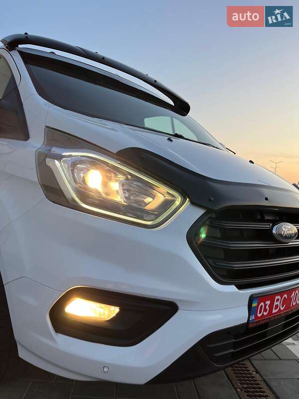 Вантажний фургон Ford Transit Custom 2019 в Луцьку
