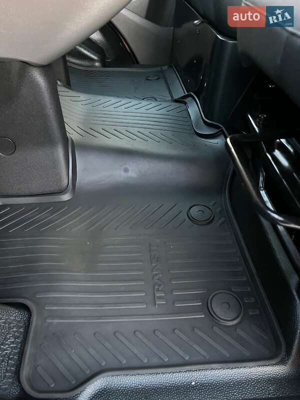 Вантажний фургон Ford Transit Custom 2019 в Луцьку