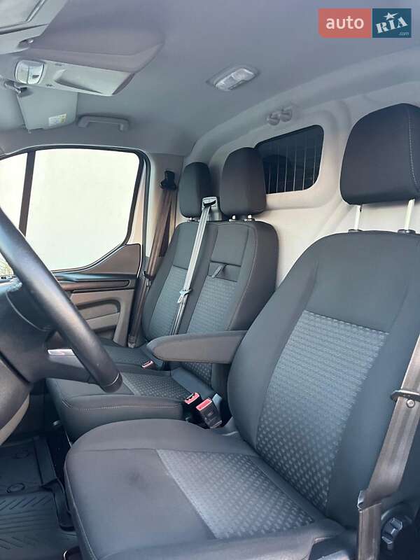 Вантажний фургон Ford Transit Custom 2019 в Луцьку