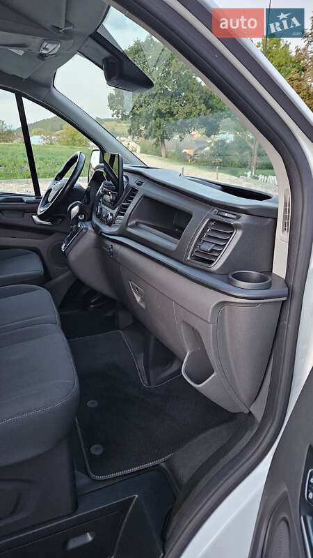 Вантажний фургон Ford Transit Custom 2021 в Бережанах