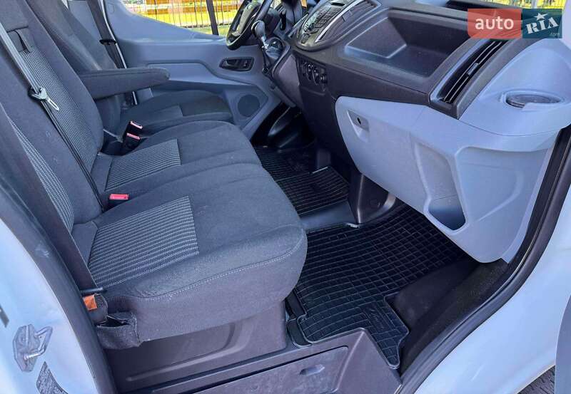 Вантажний фургон Ford Transit Custom 2016 в Полтаві