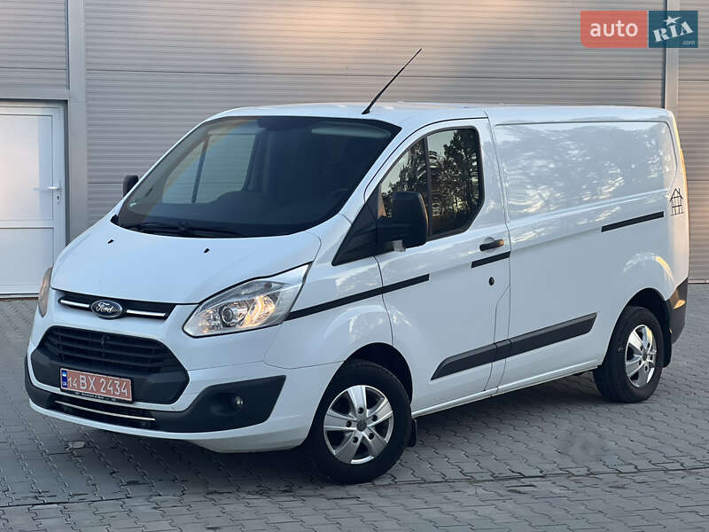 Вантажний фургон Ford Transit Custom 2016 в Івано-Франківську