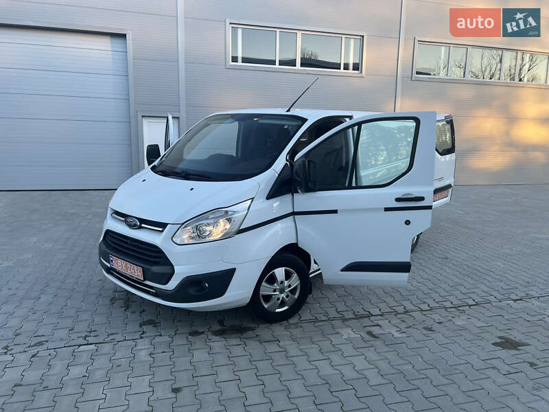 Вантажний фургон Ford Transit Custom 2016 в Івано-Франківську