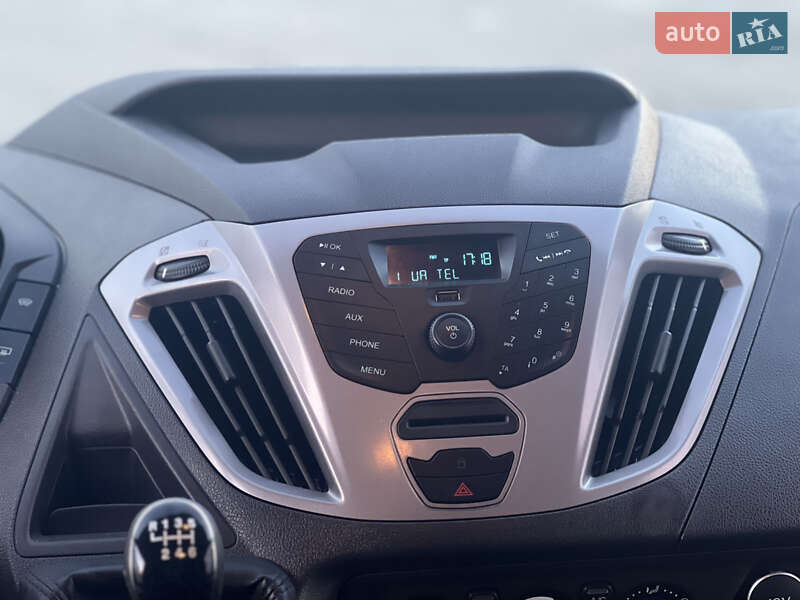 Вантажний фургон Ford Transit Custom 2016 в Івано-Франківську