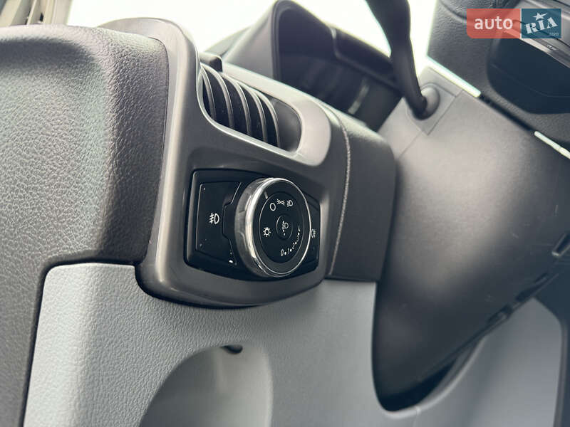 Грузовой фургон Ford Transit Custom 2015 в Мукачево