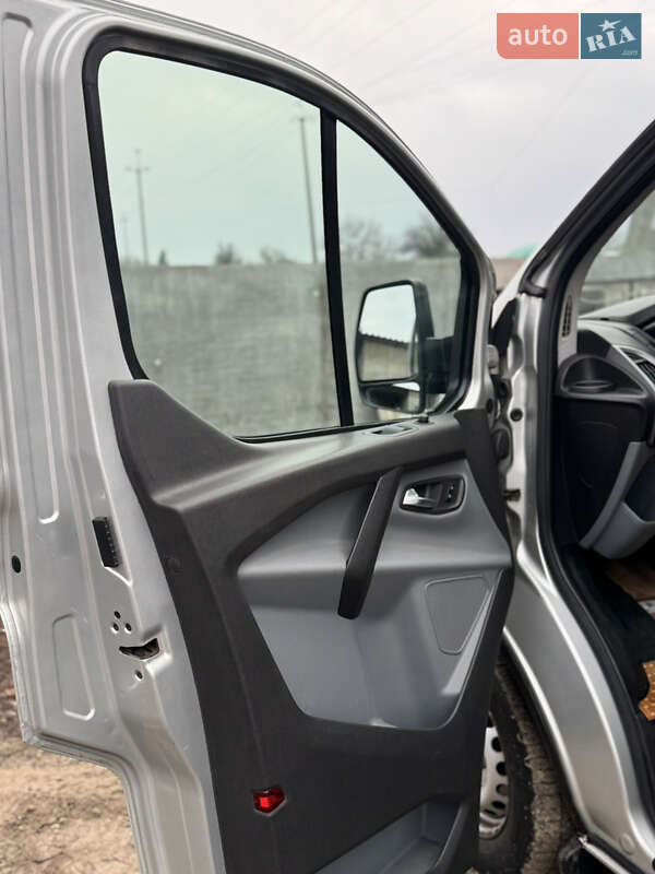 Вантажний фургон Ford Transit Custom 2015 в Царичанці