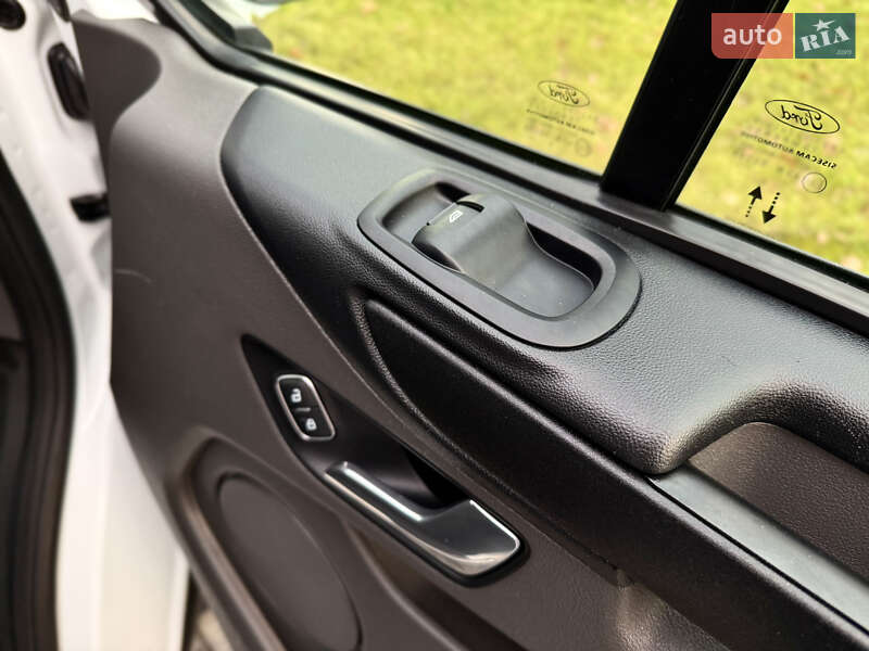 Вантажний фургон Ford Transit Custom 2020 в Луцьку