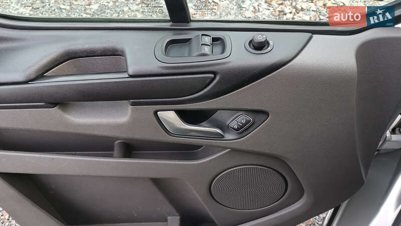 Вантажний фургон Ford Transit Custom 2019 в Рівному