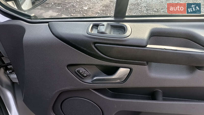 Вантажний фургон Ford Transit Custom 2019 в Рівному