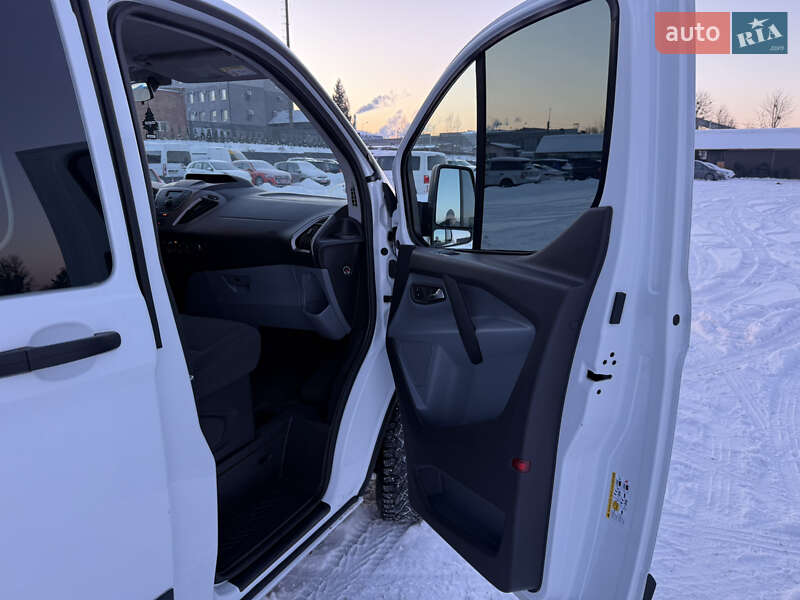 Минивэн Ford Transit Custom 2016 в Луцке