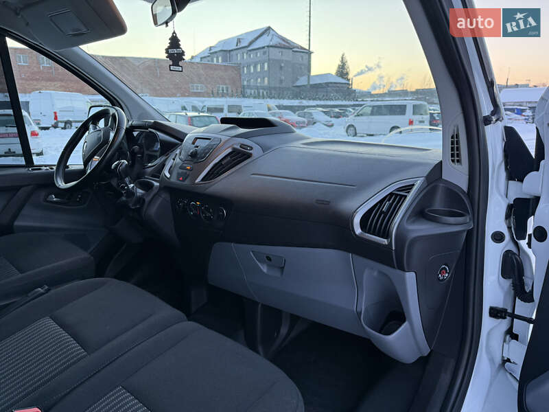 Минивэн Ford Transit Custom 2016 в Луцке