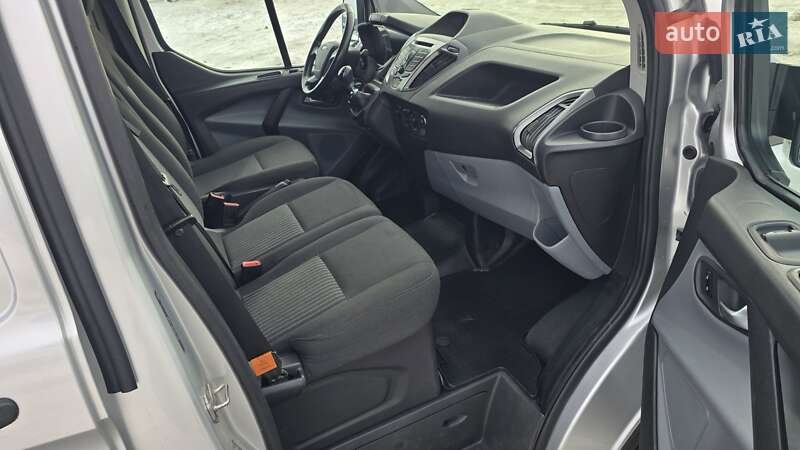 Вантажний фургон Ford Transit Custom 2017 в Дніпрі