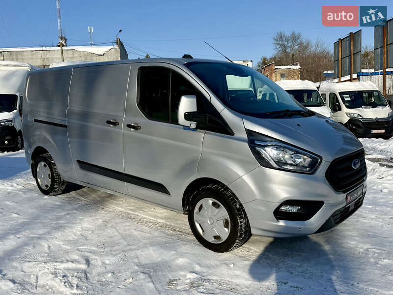 Вантажний фургон Ford Transit Custom 2019 в Рівному