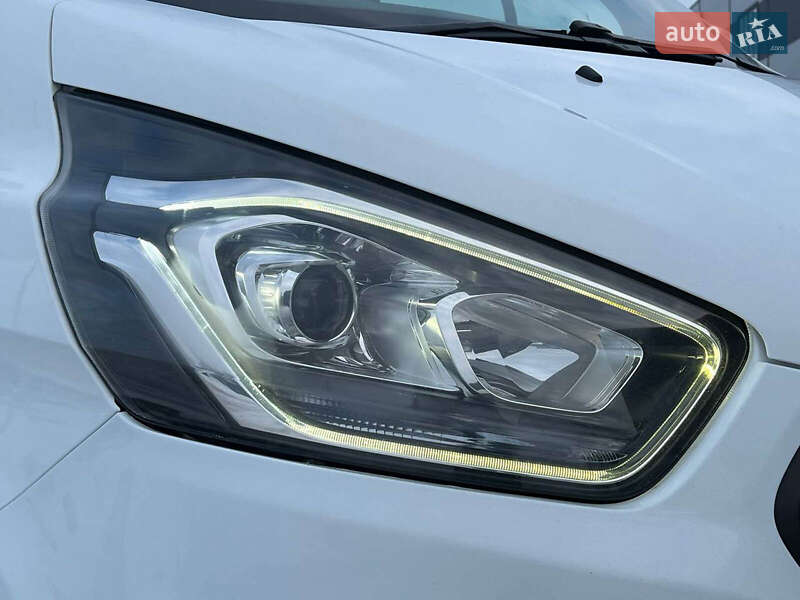 Вантажний фургон Ford Transit Custom 2019 в Львові