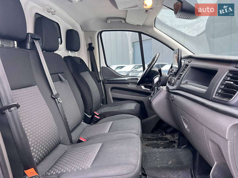 Вантажний фургон Ford Transit Custom 2019 в Львові