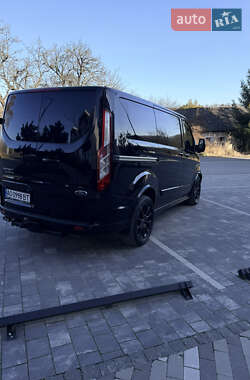 Вантажний фургон Ford Transit Custom 2016 в Ужгороді