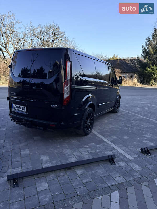 Грузовой фургон Ford Transit Custom 2016 в Ужгороде