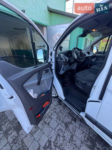 Вантажний фургон Ford Transit Custom 2017 в Сокалі