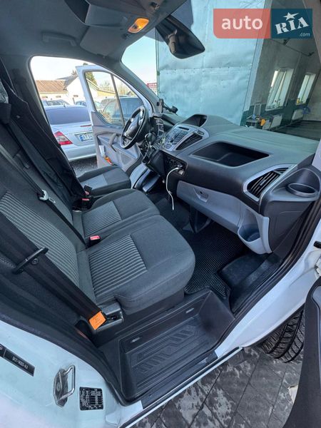 Вантажний фургон Ford Transit Custom 2017 в Сокалі