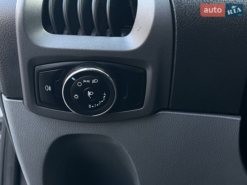 Грузовой фургон Ford Transit Custom 2016 в Киеве фото 25 Грузовой фургон Ford Transit Custom 2016 в Киеве