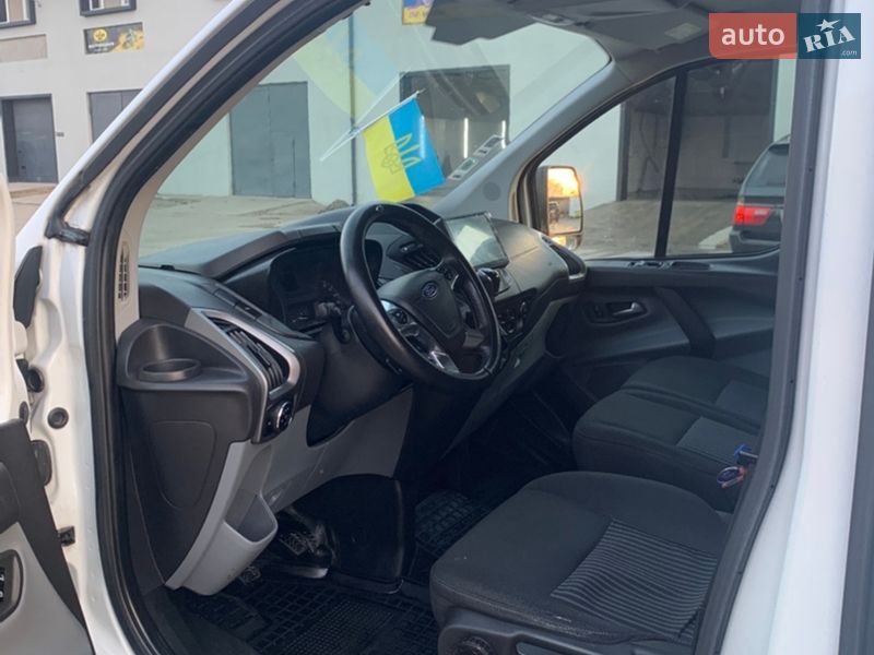 Грузовой фургон Ford Transit Custom 2016 в Вараше