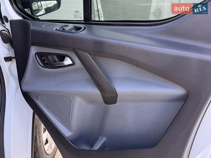 Вантажний фургон Ford Transit Custom 2016 в Києві