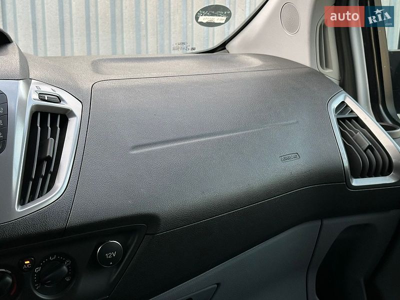 Минивэн Ford Transit Custom 2015 в Самборе