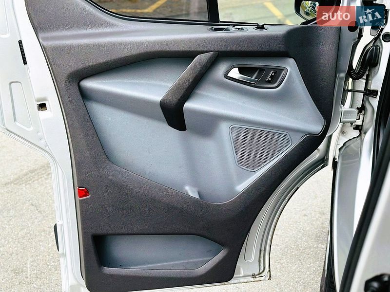 Грузовой фургон Ford Transit Custom 2015 в Киеве