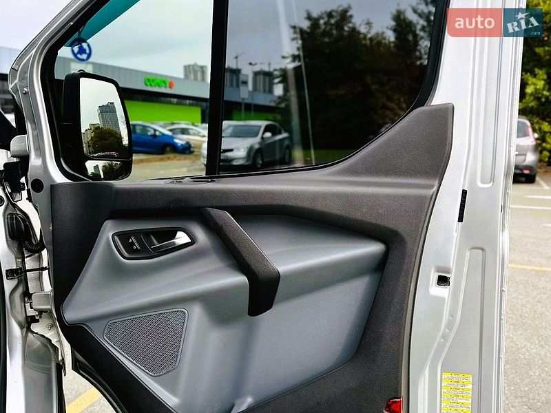 Грузовой фургон Ford Transit Custom 2015 в Киеве
