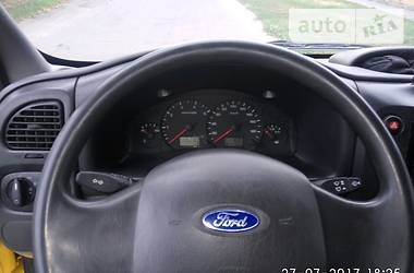 Грузопассажирский фургон Ford Transit 2005 в Яготине