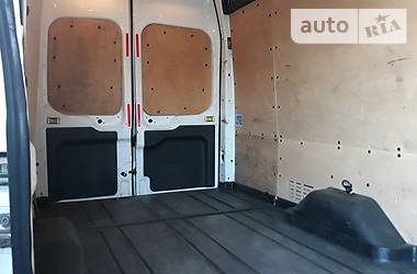 Грузовой фургон Ford Transit 2015 в 