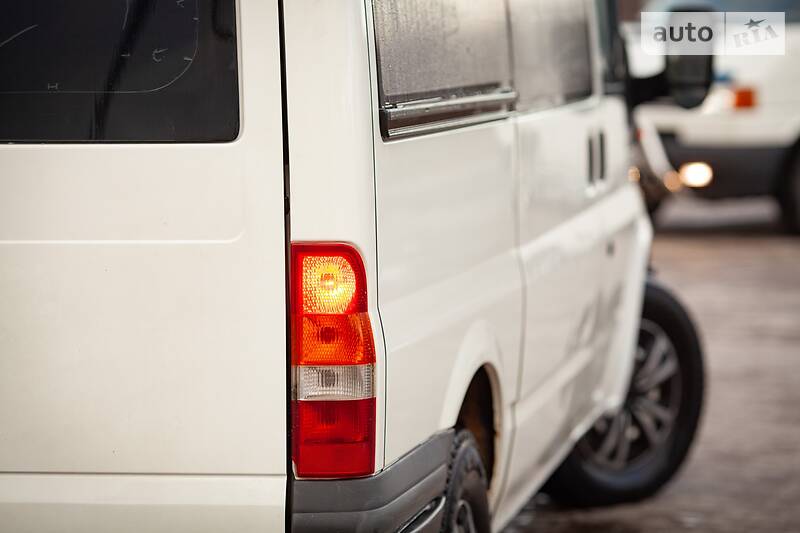 Минивэн Ford Transit 2003 в Новояворовске