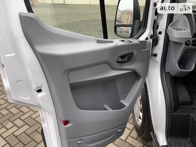 Вантажний фургон Ford Transit 2019 в Луцьку