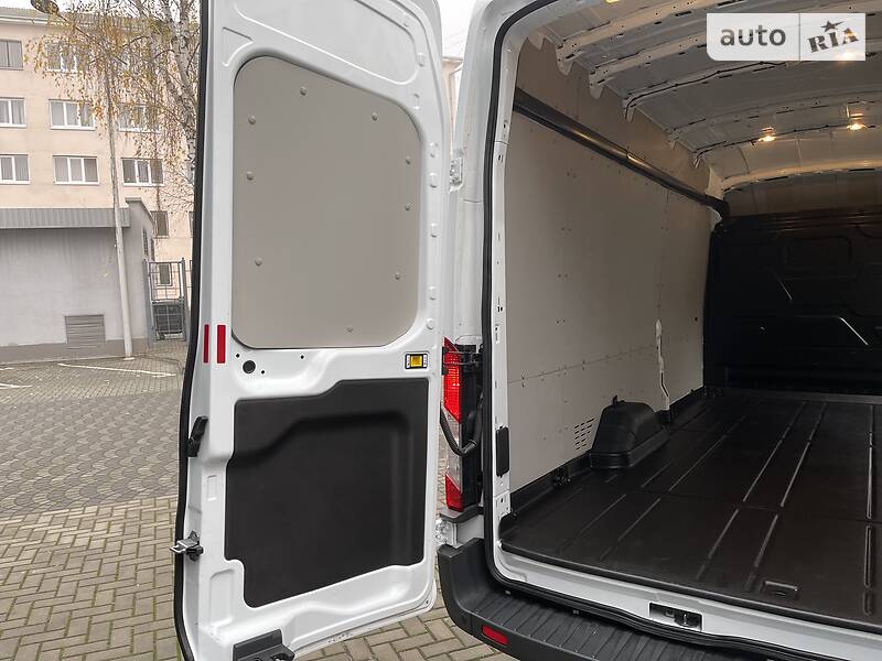 Вантажний фургон Ford Transit 2019 в Луцьку