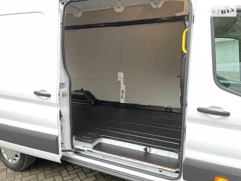 Вантажний фургон Ford Transit 2019 в Луцьку