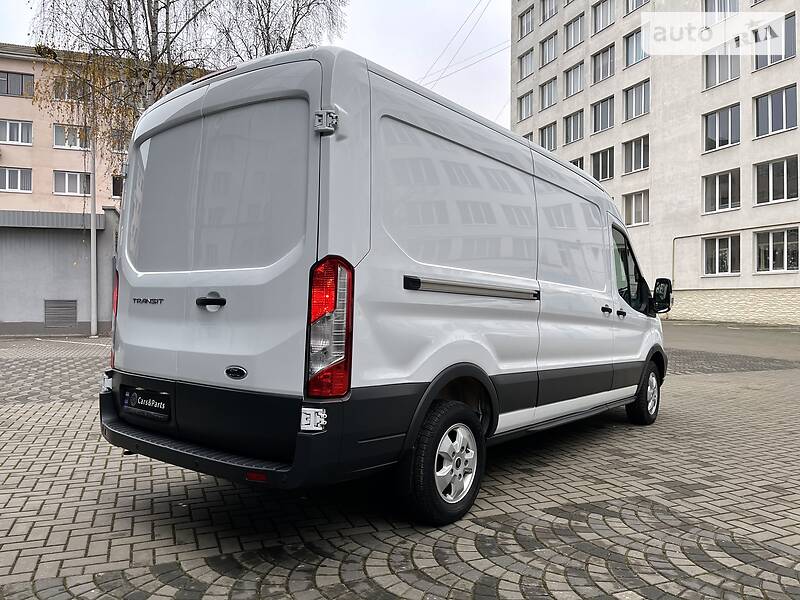 Грузовой фургон Ford Transit 2018 в Луцке