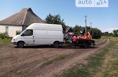 Грузовой фургон Ford Transit 2000 в 