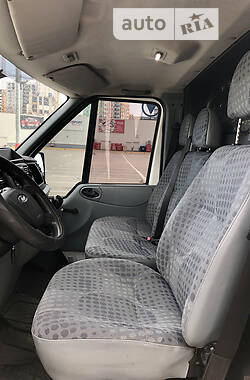 Грузовой фургон Ford Transit 2007 в 