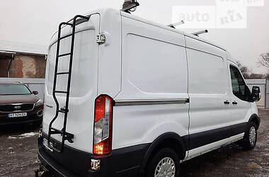 Вантажний фургон Ford Transit 2015 в Житомирі