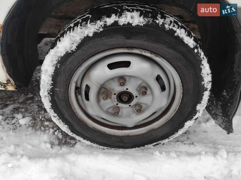 Микроавтобус Ford Transit 2004 в Вараше