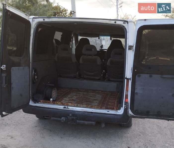 Микроавтобус Ford Transit 2001 в Днепре фото 4 Микроавтобус Ford Transit 2001 в Днепре